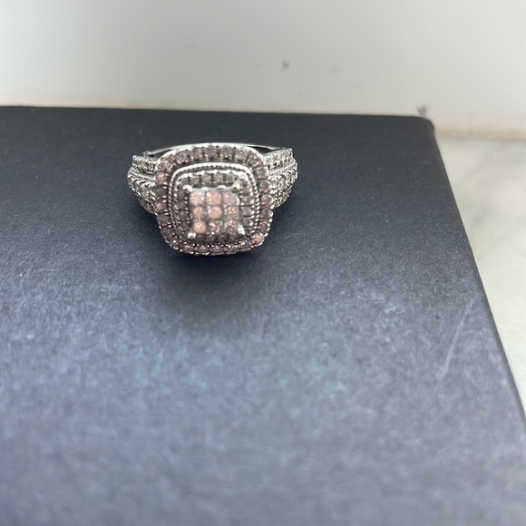 1 CT Princess Cut 10k white gold engagement ring size 5.5 - Picture 1 of 3